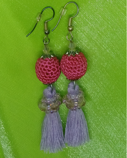 Háčkované dizajnové náušnice "Malinový rúž"